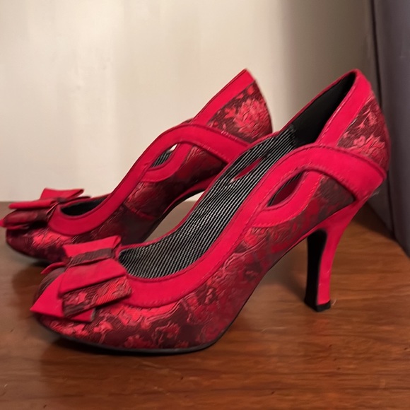 Red Floral Ruby Shoo Heels SZ 39 - Picture 2 of 4